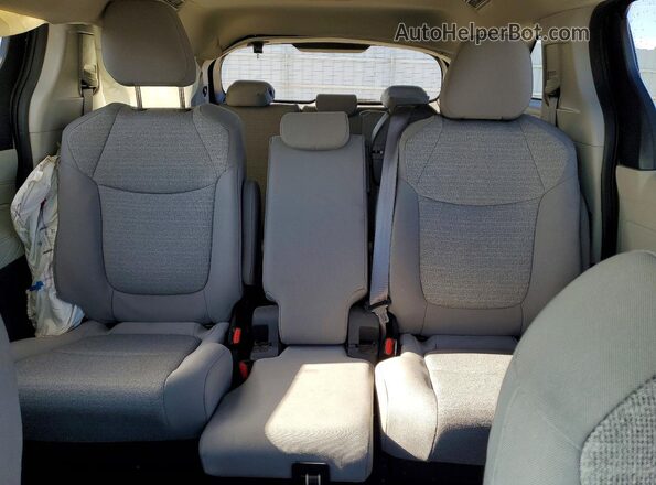 5TDBRKEC7NS078132 2022 TOYOTA SIENNA Gray Widok tylnych siedzeń