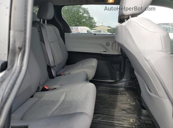 5TDBSKFC7SS154429 2025 TOYOTA LE White Vista interior trasera