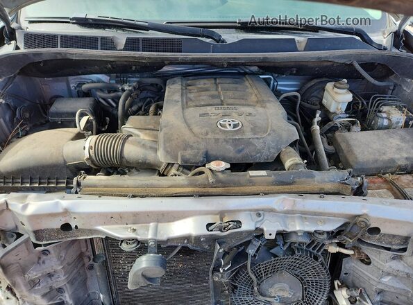 5TDBY5G11JS158407 2018 TOYOTA SEQUOIA Silver Vista del compartimento del motor