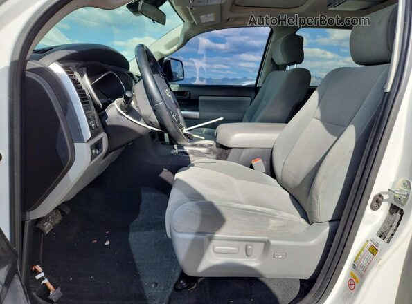 5TDBY5G13JS162135 2018 TOYOTA SEQUOIA Белый Вид салона спереди