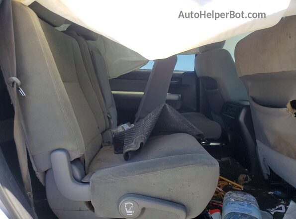 5TDBY5G19JS159451 2018 TOYOTA SEQUOIA Серебряный Вид задней части салона