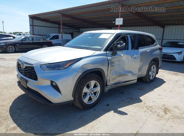 5TDBZRBH5NS254328 2022 TOYOTA LE Silver Առջևի ձախ երեք քառորդ տեսարան
