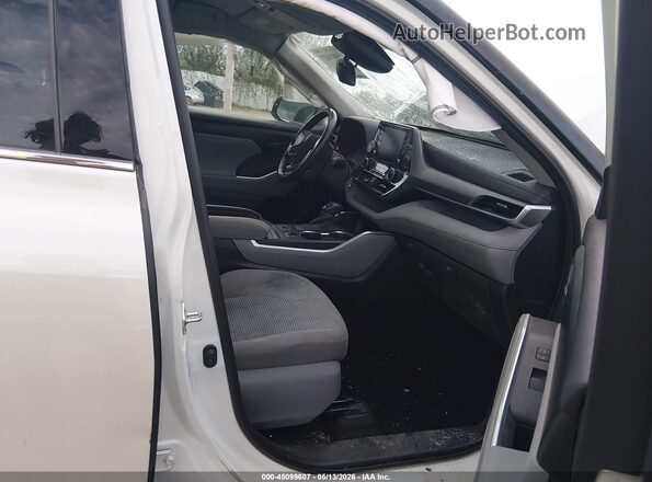 5TDBZRBHXLS035801 2020 TOYOTA LE White 
