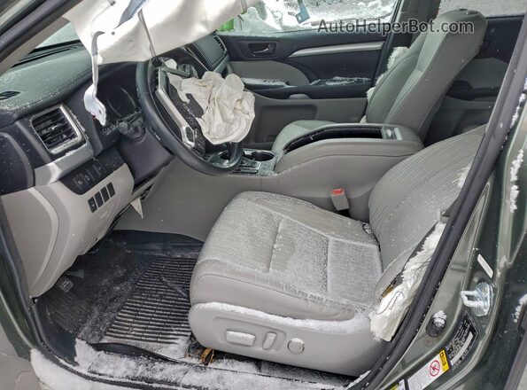 5TDBZRFH1JS485666 2018 TOYOTA HIGHLANDER Зеленый Вид салона спереди