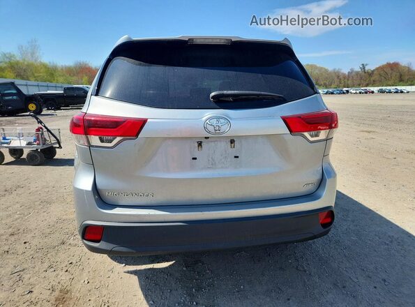 5TDBZRFH3HS406511 2017 TOYOTA HIGHLANDER Silver Հետևի տեսք