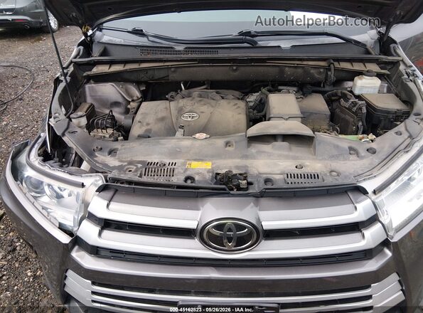 5TDBZRFH3KS960834 2019 TOYOTA HIGHLANDER Серый Вид сзади