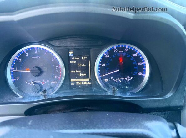 5TDBZRFH9JS843564 2018 TOYOTA HIGHLANDER Silver Widok tylnych siedzeń