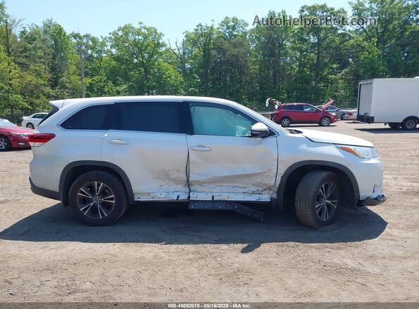 5TDBZRFH9KS717478 2019 TOYOTA HIGHLANDER White უკანა სალონის ხედი