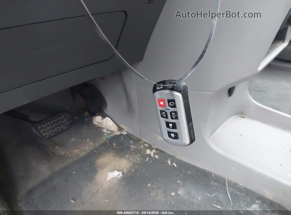 5TDDK3DC4GS136382 2016 TOYOTA SIENNA Light Blue Dashboard view