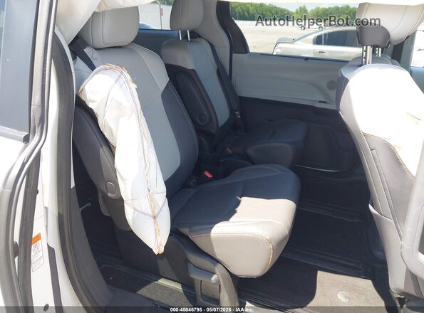 5TDDRKEC8PS152069 2023 TOYOTA SIENNA White 