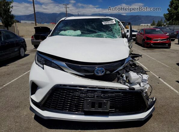 5TDDRKEC8PS167932 2023 TOYOTA SIENNA Белый Вид спереди