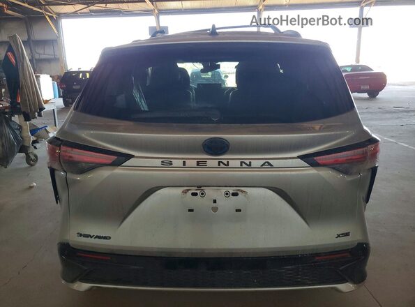 5TDDSKFC1SS166407 2025 TOYOTA SIENNA Silver Հետևի տեսք