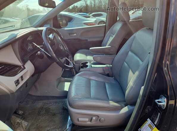 5TDDZ3DC1HS180224 2017 TOYOTA SIENNA Черный Вид салона спереди
