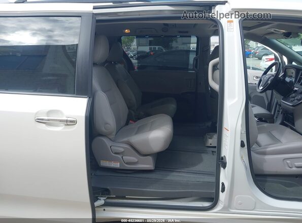 5TDDZ3DC5HS154144 2017 TOYOTA SIENNA White 