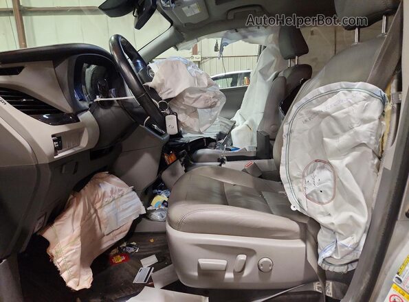 5TDDZ3DC5KS224989 2019 TOYOTA SIENNA Серый 