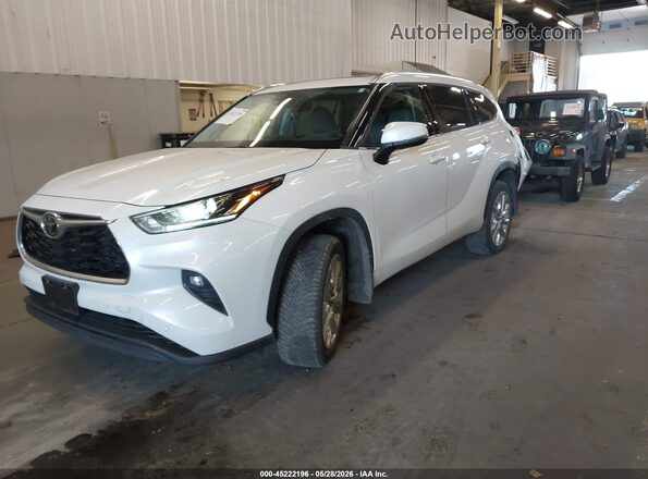 5TDDZRBH6MS123285 2021 TOYOTA HIGHLANDER White Front left