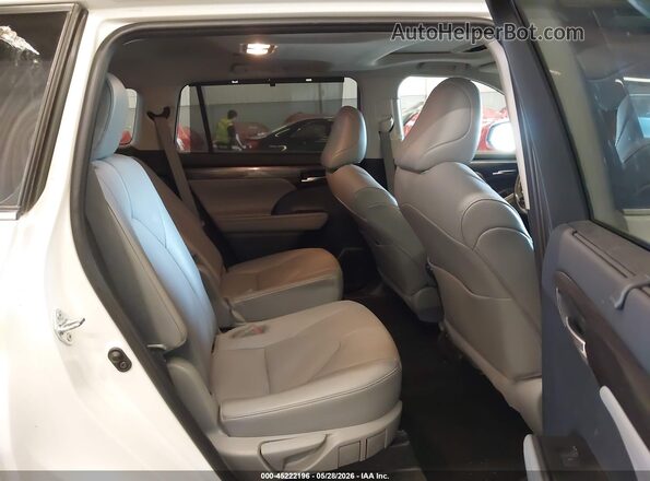 5TDDZRBH6MS123285 2021 TOYOTA HIGHLANDER White VIN sticker view