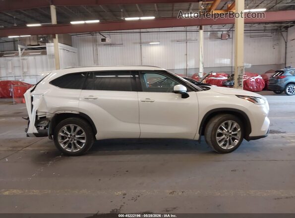 5TDDZRBH6MS123285 2021 TOYOTA HIGHLANDER White 360 interior view