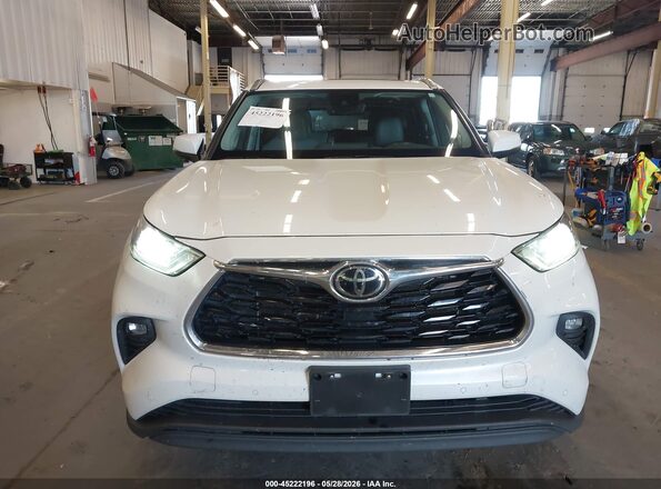5TDDZRBH6MS123285 2021 TOYOTA HIGHLANDER White Rear interior view