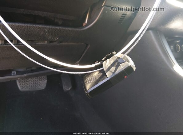 5TDDZRFH0HS403445 2017 TOYOTA HIGHLANDER Бордовый Вид панели приборов