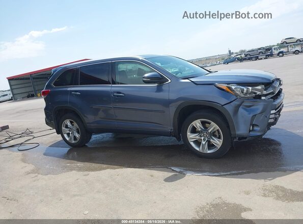 5TDDZRFH0JS880320 2018 TOYOTA HIGHLANDER Blue Вид задньої частини салону