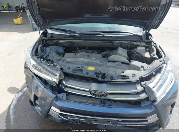 5TDDZRFH0JS880320 2018 TOYOTA HIGHLANDER Blue Вид ззаду