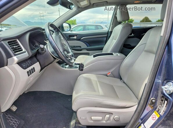 5TDDZRFH2JS870498 2018 TOYOTA HIGHLANDER Blue Widok wnętrza z przodu