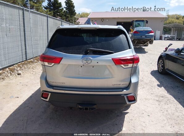 5TDDZRFH3JS835663 2018 TOYOTA LIMITED Silver 