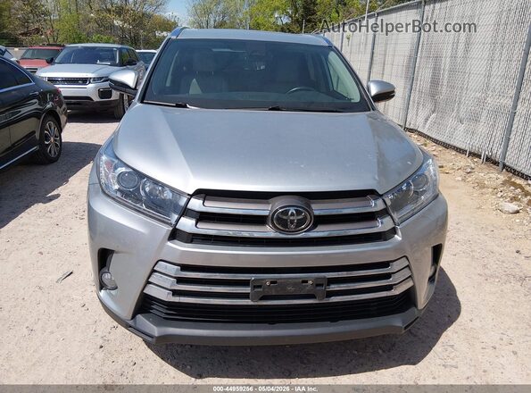 5TDDZRFH3JS835663 2018 TOYOTA LIMITED Silver Vista del cuadro de instrumentos