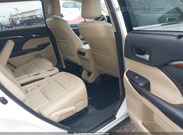 5TDDZRFH3JS903668 2018 TOYOTA HIGHLANDER White Widok naklejki z numerem VIN