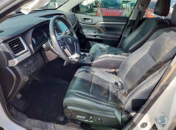 5TDDZRFH5HS367722 2017 TOYOTA HIGHLANDER White Вид салону спереду