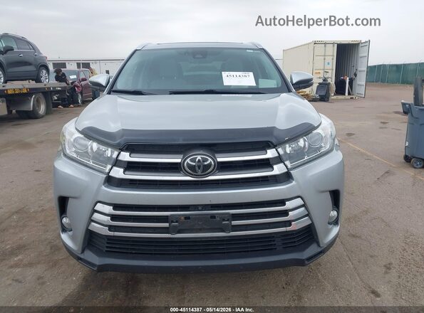 5TDDZRFH8HS391738 2017 TOYOTA HIGHLANDER Silver Vista del cuadro de instrumentos
