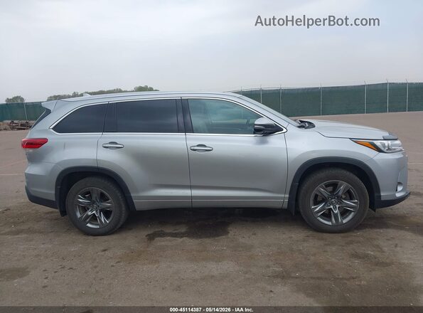 5TDDZRFH8HS391738 2017 TOYOTA HIGHLANDER Silver Vista interior trasera