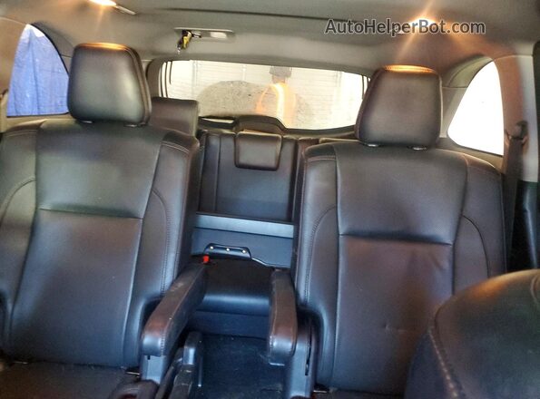 5TDDZRFH9JS894765 2018 TOYOTA HIGHLANDER Burgundy Vista de los asientos traseros