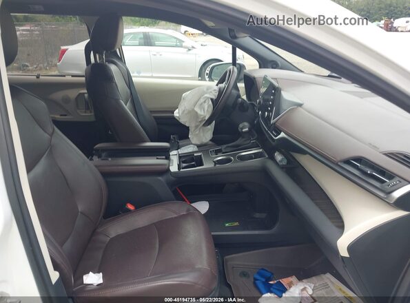 5TDERKEC3PS154204 2023 TOYOTA SIENNA White Вид салону спереду