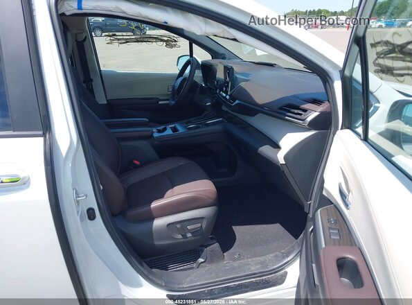 5TDESKFC4PS093688 2023 TOYOTA SIENNA White წინა სალონის ხედი