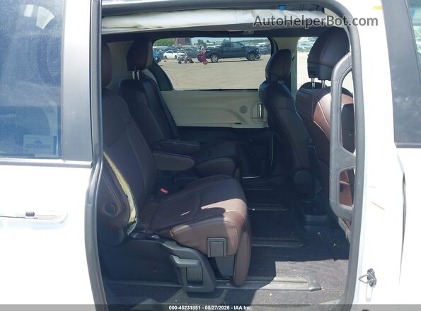5TDESKFC4PS093688 2023 TOYOTA SIENNA White VIN კოდის სტიკერის ხედი