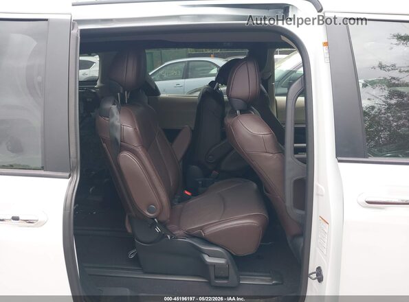 5TDESKFC4RS142651 2024 TOYOTA SIENNA White VIN sticker view