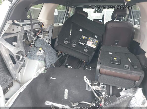 5TDESKFC4RS142651 2024 TOYOTA SIENNA White 