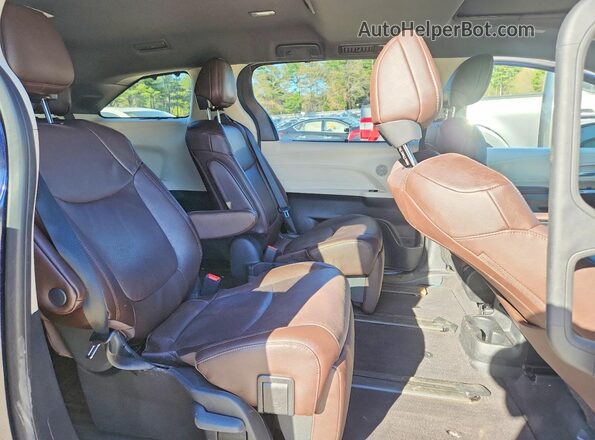 5TDESKFC6RS151884 2024 TOYOTA SIENNA Blue Widok wnętrza z tyłu