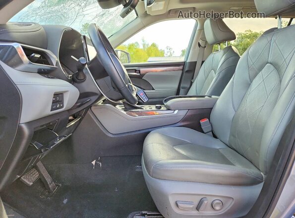 5TDFZRBH3NS224200 2022 TOYOTA HIGHLANDER Синий Вид салона спереди
