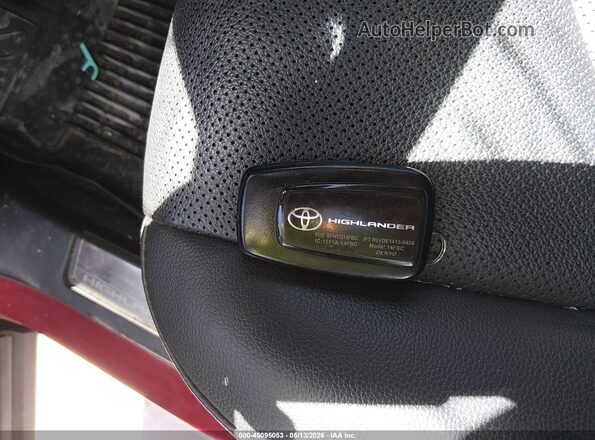 5TDFZRBH4MS150753 2021 TOYOTA HIGHLANDER Красный Вид панели приборов