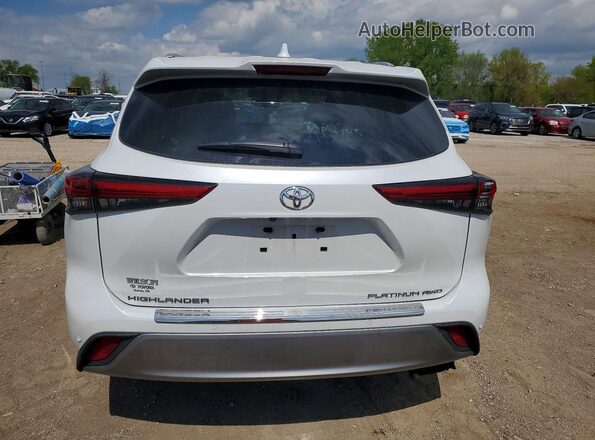 5TDFZRBH5NS214221 2022 TOYOTA HIGHLANDER White Widok z tyłu