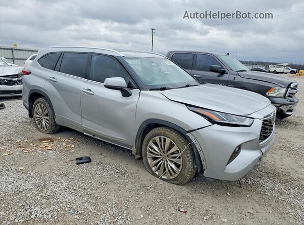 5TDFZRBH6NS233604 2022 TOYOTA HIGHLANDER Silver Przód prawy