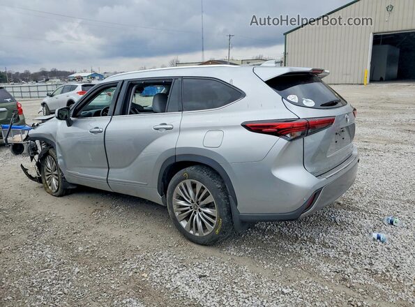 5TDFZRBH6NS233604 2022 TOYOTA HIGHLANDER Silver Tył lewy