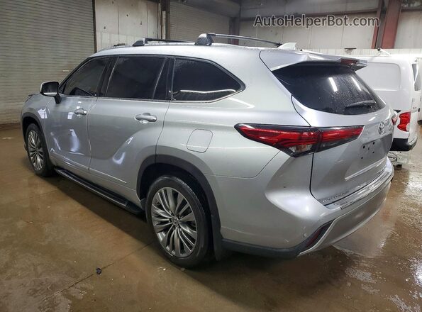 5TDFZRBH9LS043647 2020 TOYOTA HIGHLANDER Silver Rear left