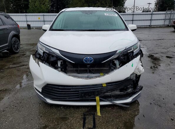 5TDGRKEC9MS013576 2021 TOYOTA SIENNA White Front view