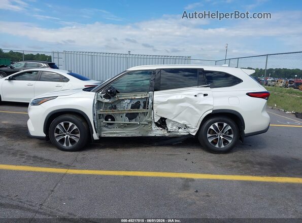 5TDGZRAH2MS075699 2021 TOYOTA HIGHLANDER White Vista interior de 360 grados