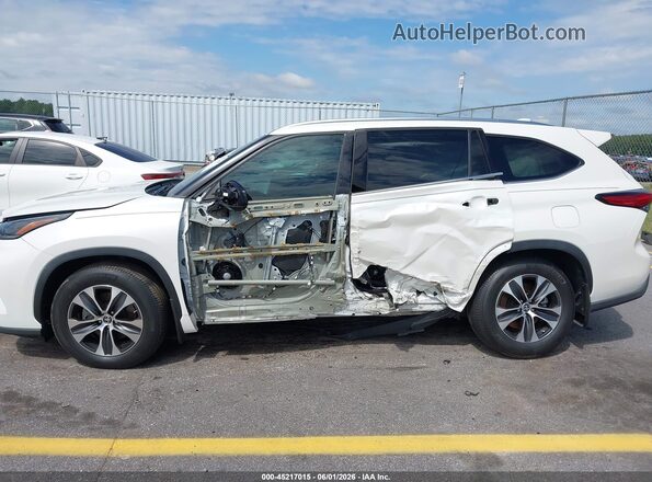 5TDGZRAH2MS075699 2021 TOYOTA HIGHLANDER White Vista frontal