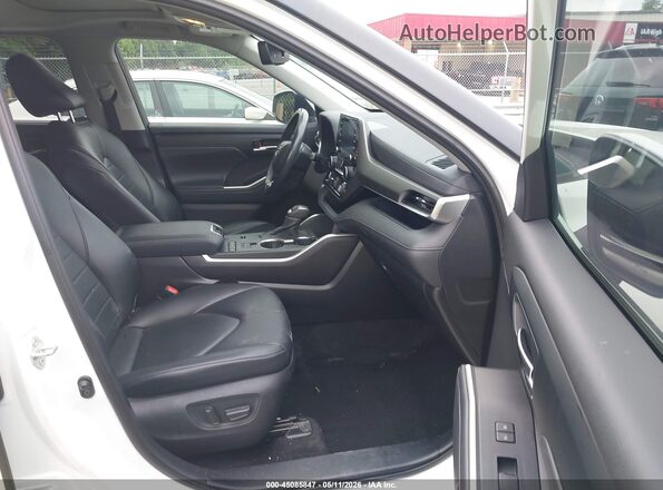 5TDGZRAH2MS079462 2021 TOYOTA LE White Widok wnętrza z przodu